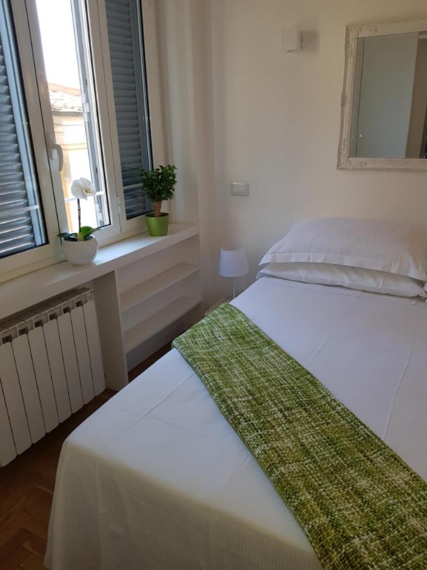 Erida 2 Apartment Spanish Steps image 9